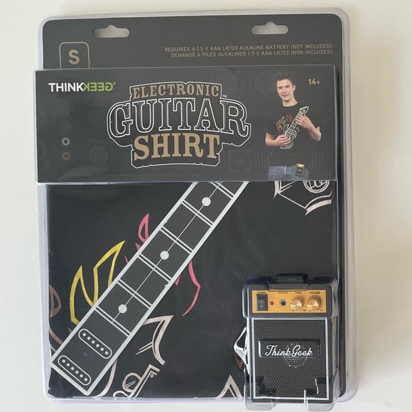 ThinkGeek Men's Size New Small Electronic Guitar Shirt with Amplifier Halloween - Picture 1 of 2